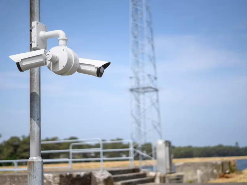 Dual bullet cameras on pole mount